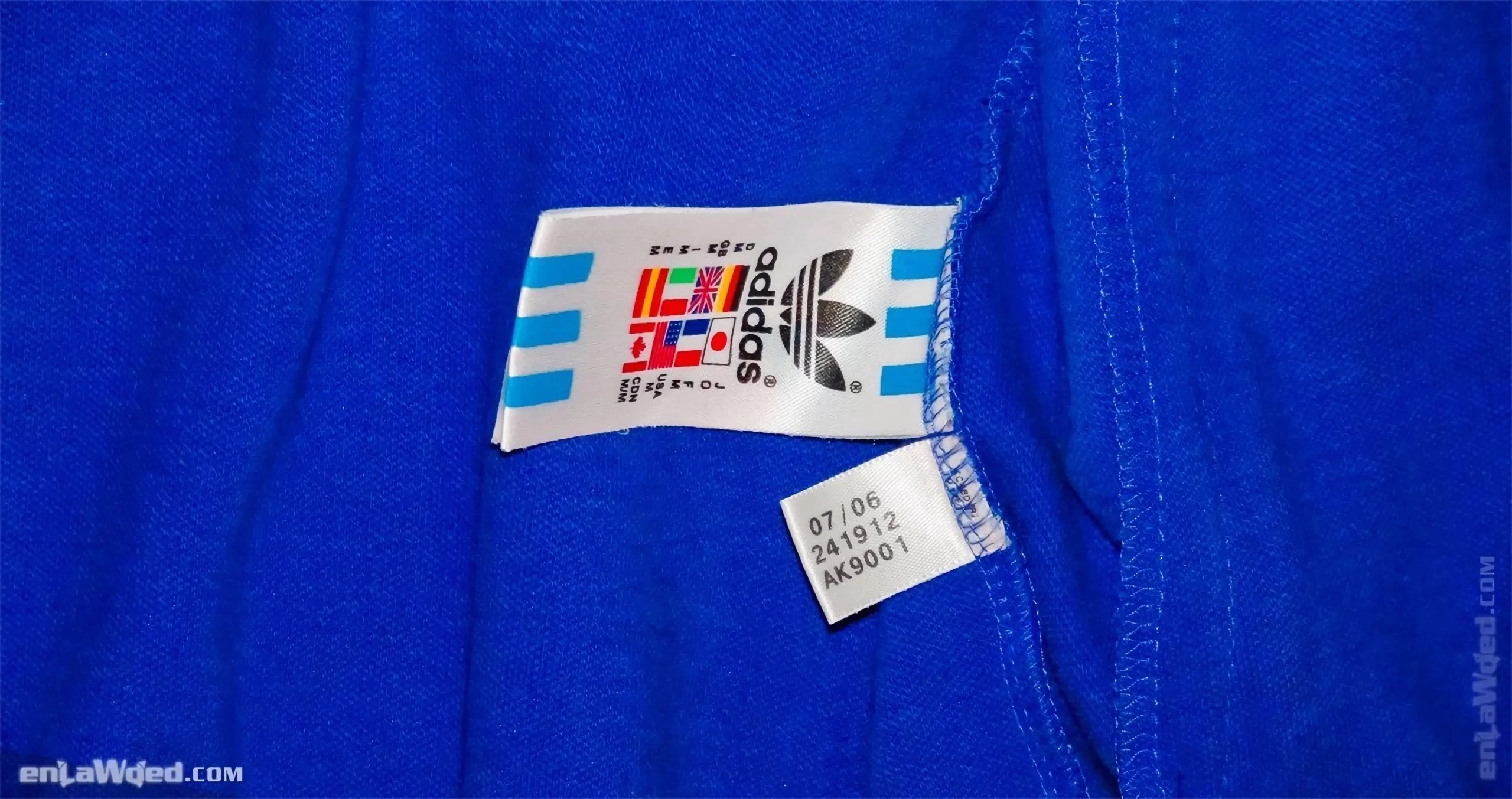 Adidas tag of the Amsterdam jacket, with the month and year of fabrication: 05/2006