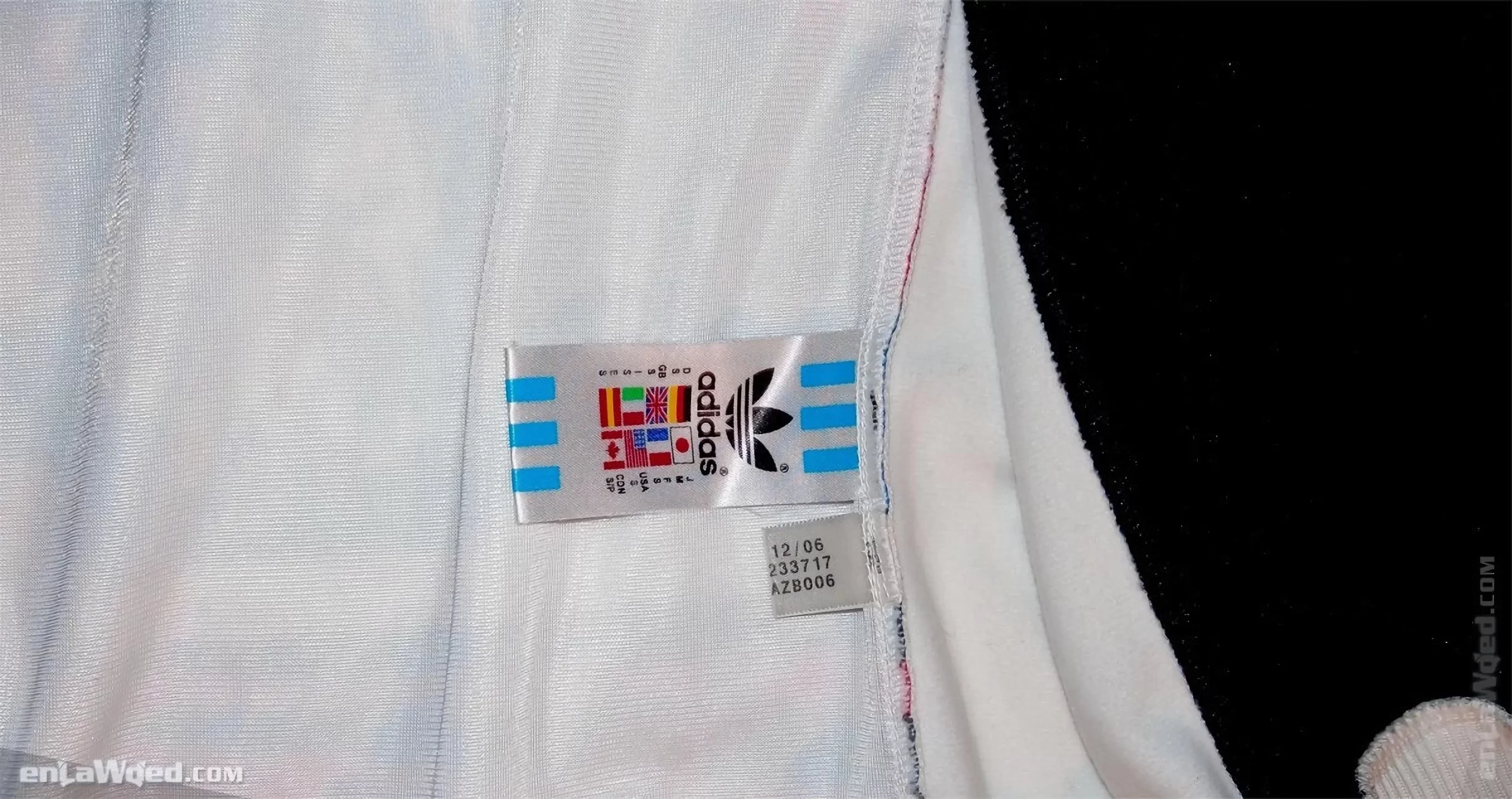 Adidas tag of the Chicago jacket, with the month and year of fabrication: 12/2006