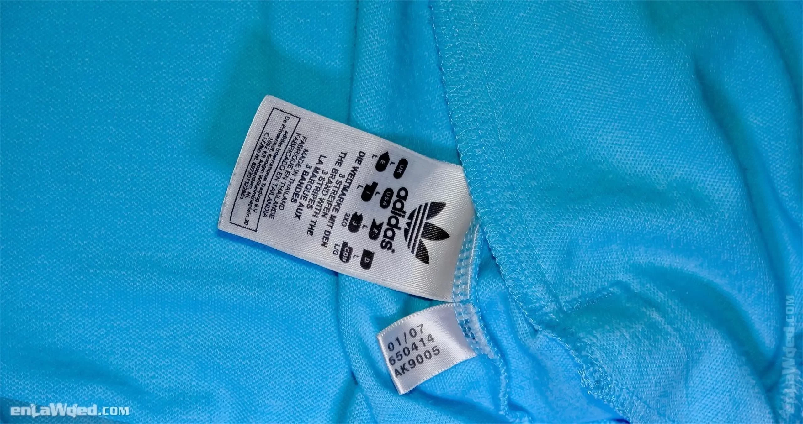 Adidas tag of the Honolulu jacket, with the month and year of fabrication: 01/2007