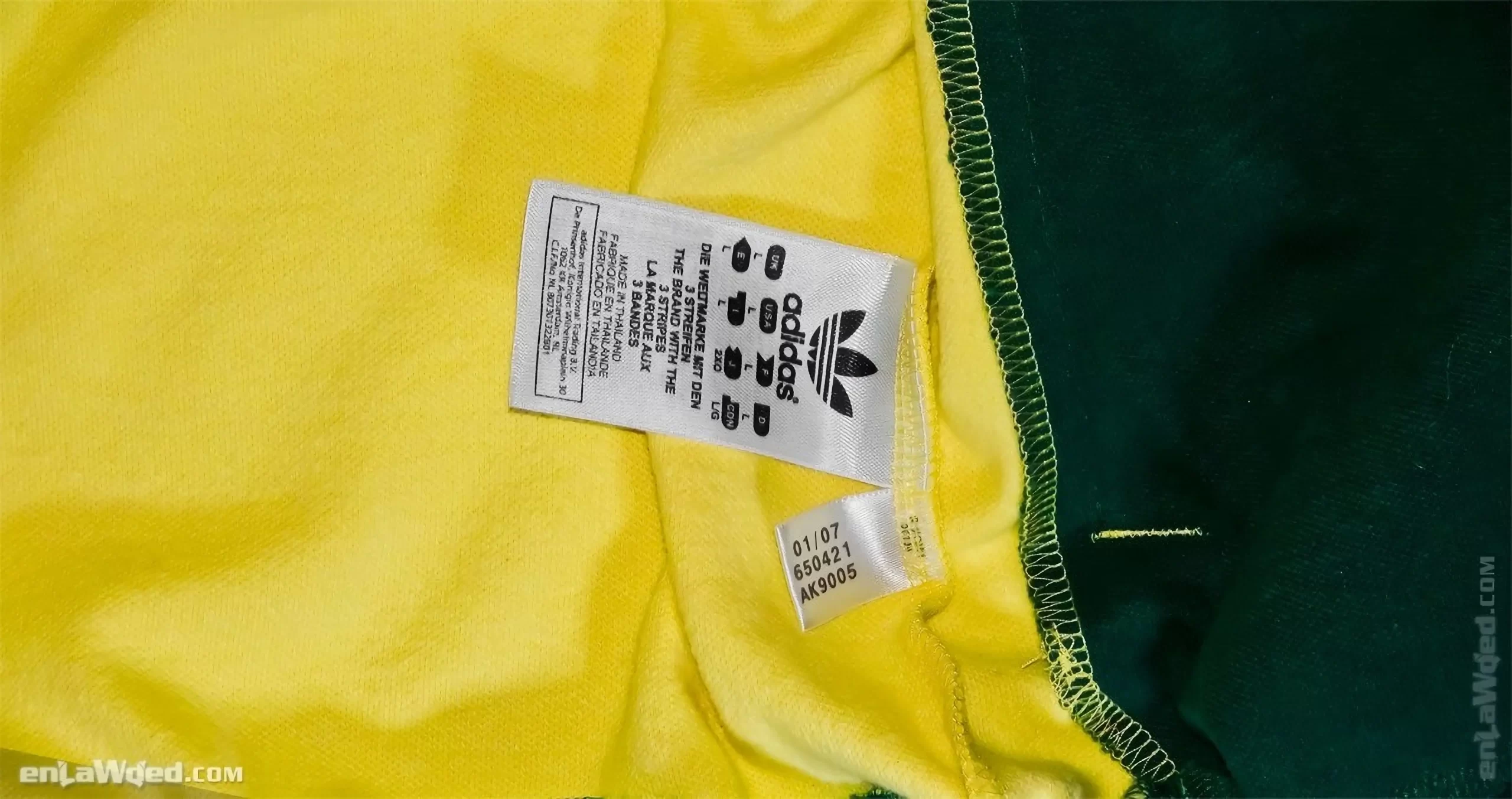 Adidas tag of the Marrakech jacket, with the month and year of fabrication: 01/2007