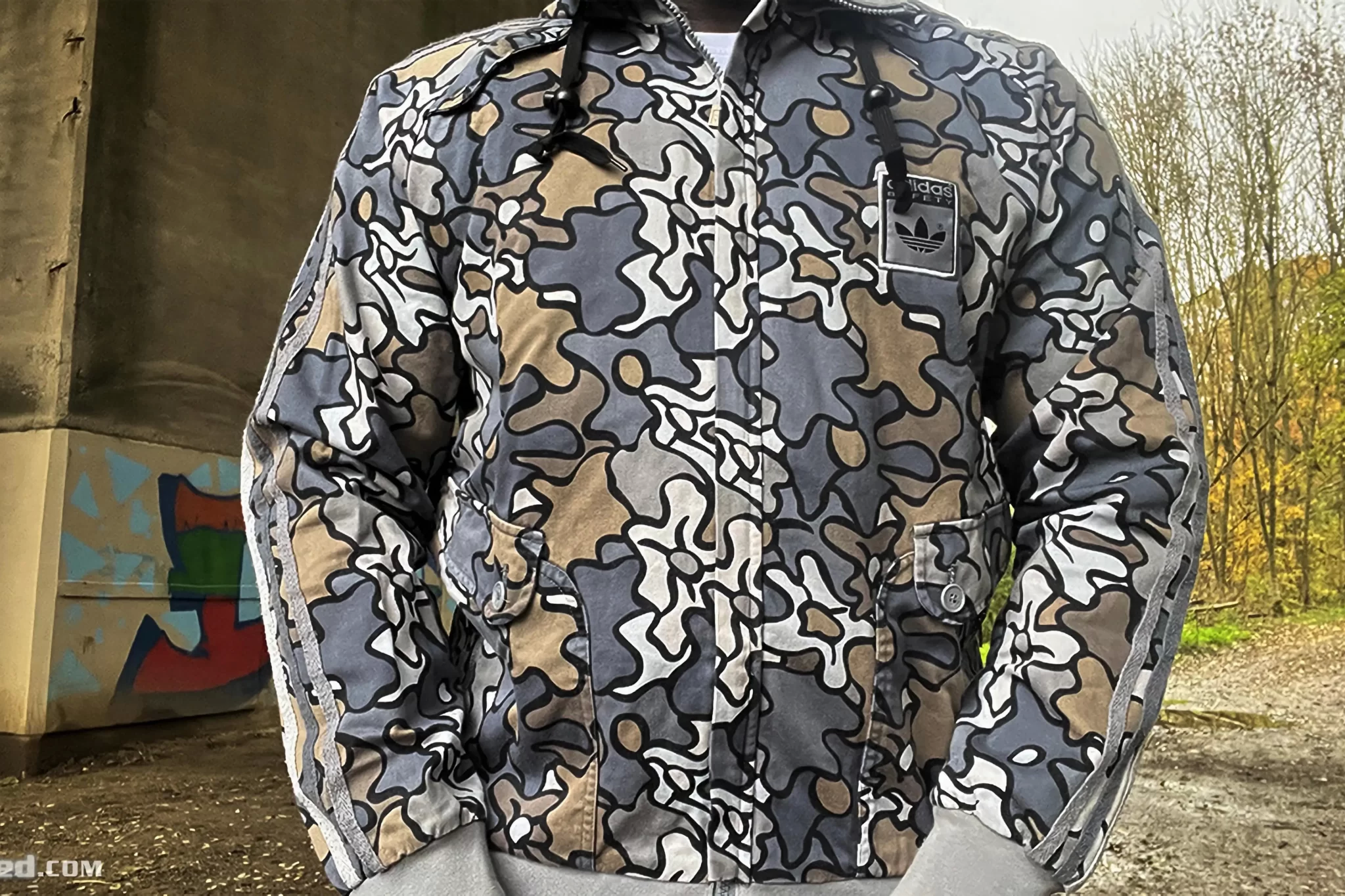 Men’s 2008 Adidas Originals Silver Safety Camo Track Top: Improved (EnLawded.com file #lp1nlh8h126113np55jppq8aj)